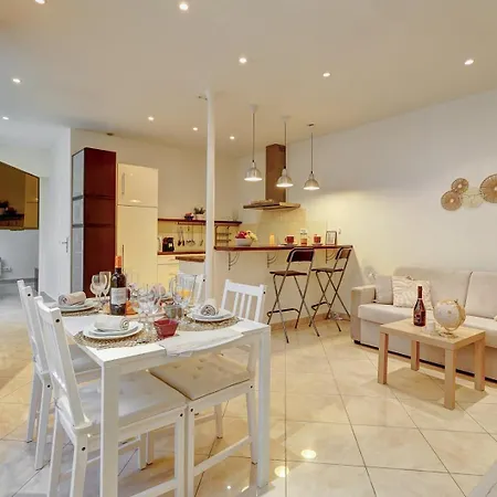 404 Charlotte - Superbe A Appartement *